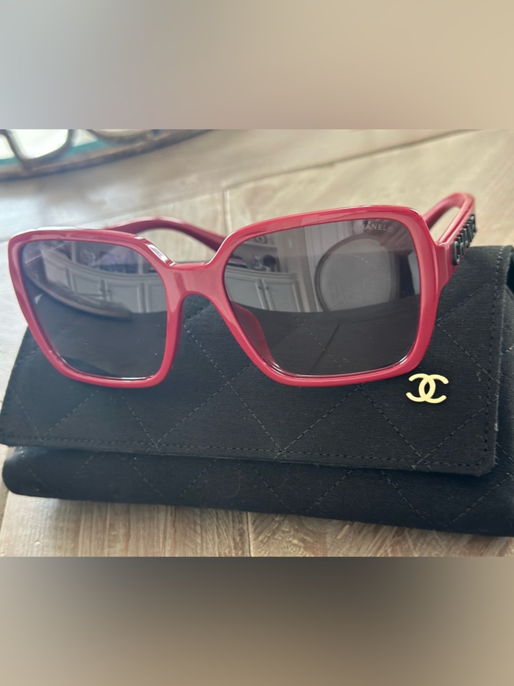 CHANEL Women's Red Square Sunglasses with Black Lenses and Chain-Detail Temples